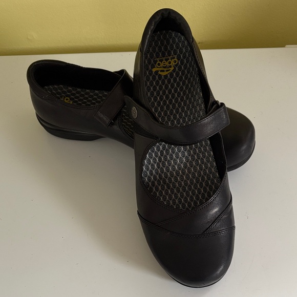 abeo Abby Black Leather Maryjanes w/Velcro ankle strap and slip resist size 11 - Picture 1 of 11